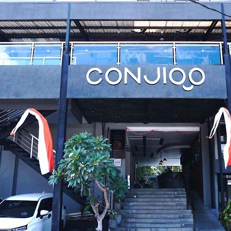 Conjioo Hotel Kuta Managed By Mhm Legian Buitenkant foto