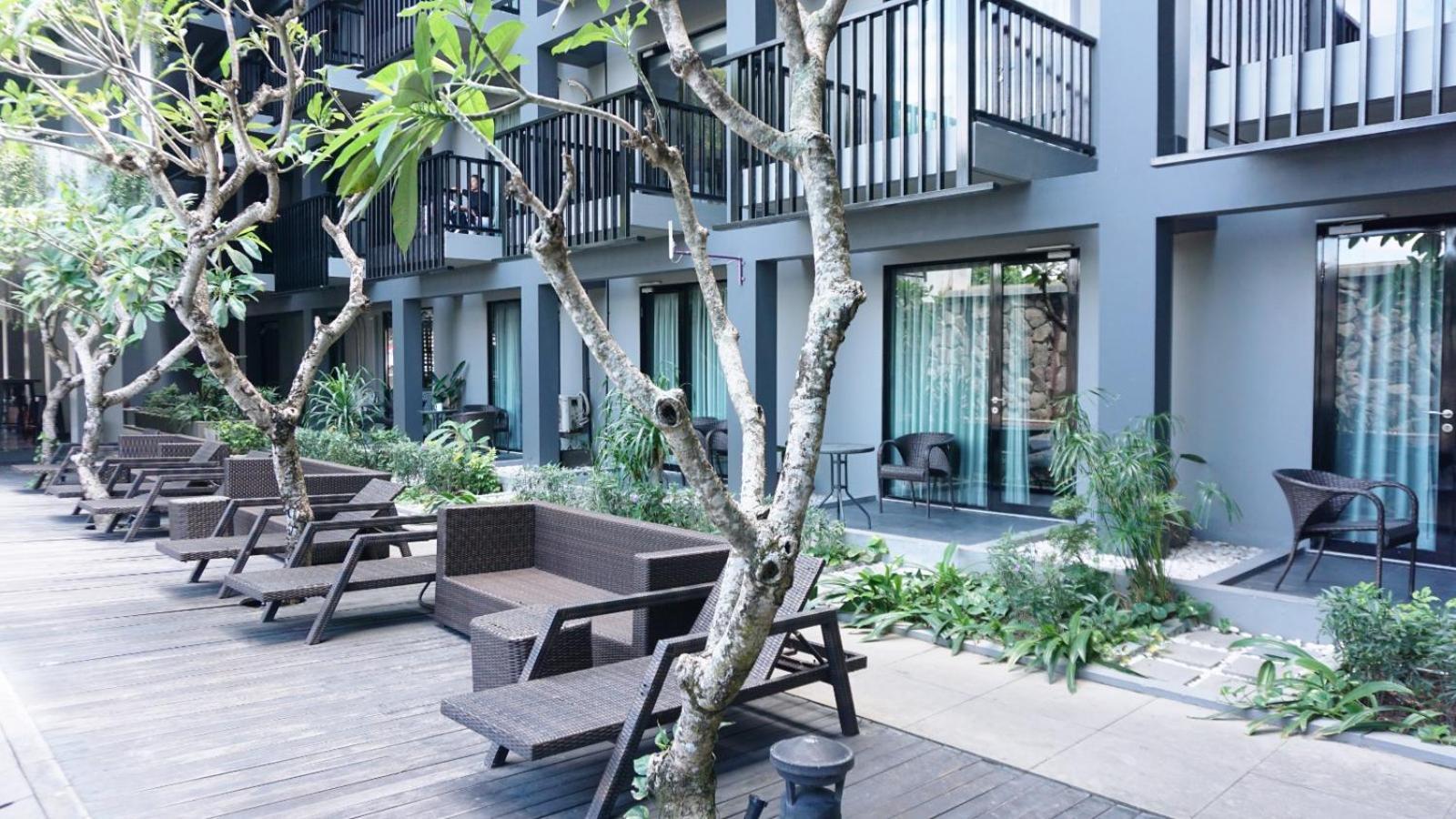 Conjioo Hotel Kuta Managed By Mhm Legian Buitenkant foto