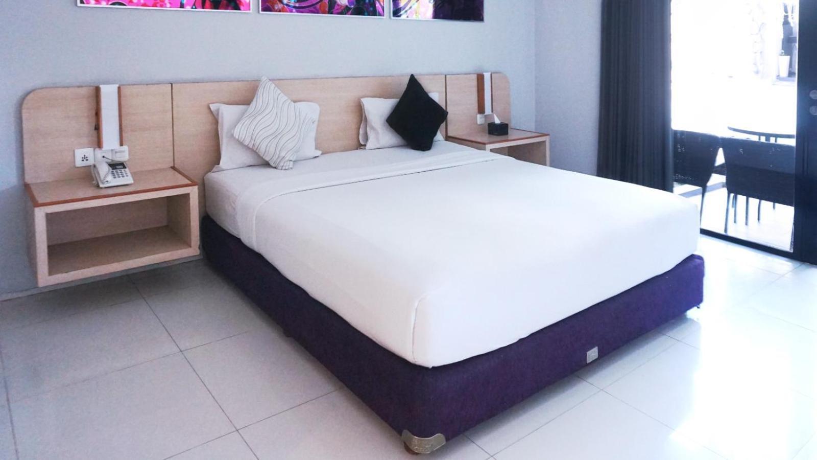 Conjioo Hotel Kuta Managed By Mhm Legian Buitenkant foto